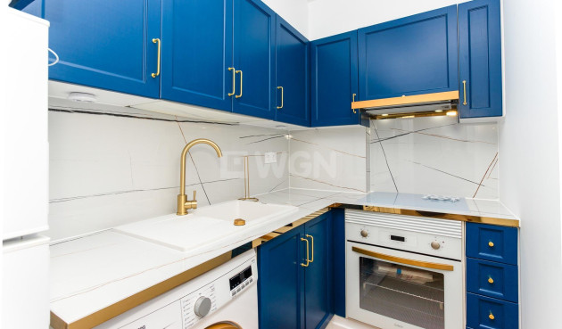 Odsprzedaż - Mieszkanie w bloku - Torrevieja - Centro