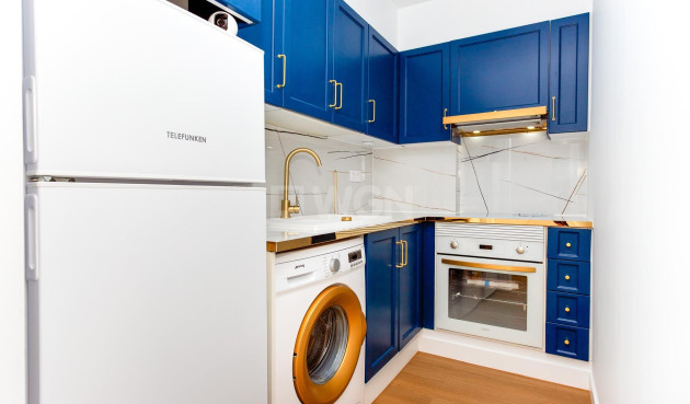 Odsprzedaż - Mieszkanie w bloku - Torrevieja - Centro