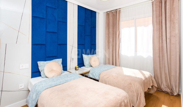 Odsprzedaż - Mieszkanie w bloku - Torrevieja - Centro