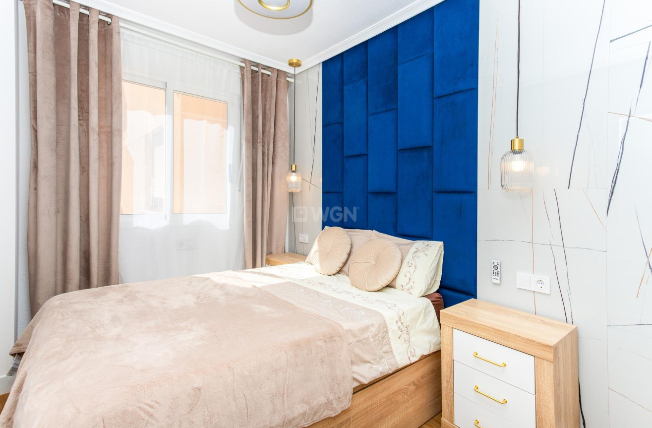 Odsprzedaż - Mieszkanie w bloku - Torrevieja - Centro