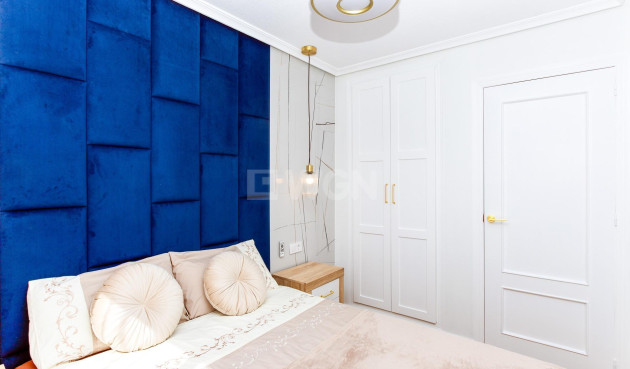 Odsprzedaż - Mieszkanie w bloku - Torrevieja - Centro