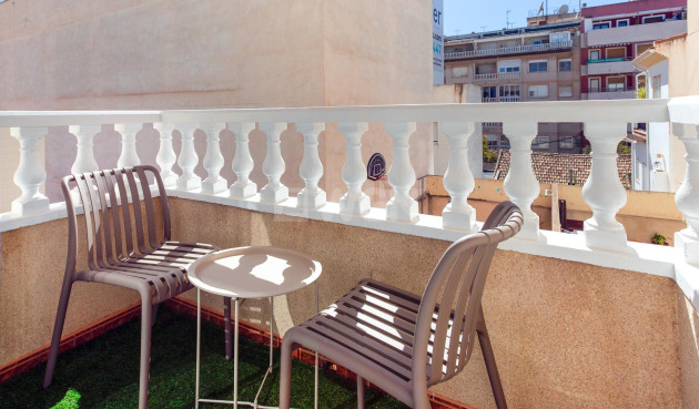 Odsprzedaż - Mieszkanie w bloku - Torrevieja - Centro