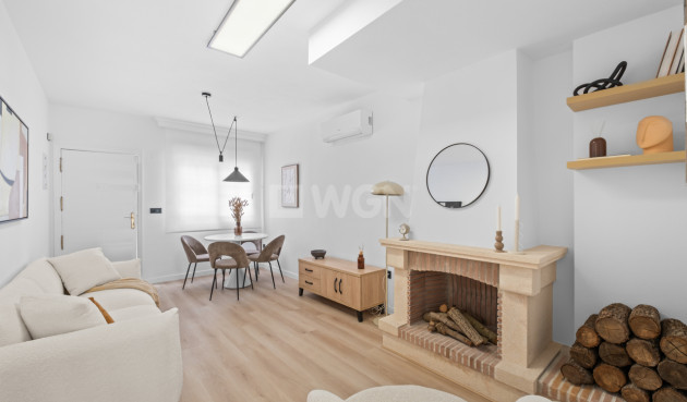 Odsprzedaż - Kamienica - Villamartin - Costa Blanca