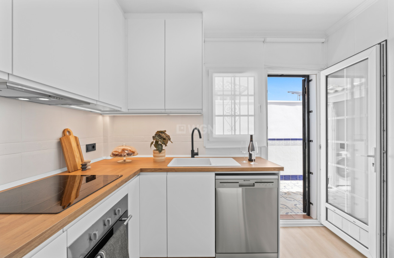 Odsprzedaż - Kamienica - Villamartin - Costa Blanca