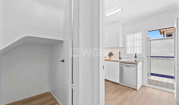 Odsprzedaż - Kamienica - Villamartin - Costa Blanca