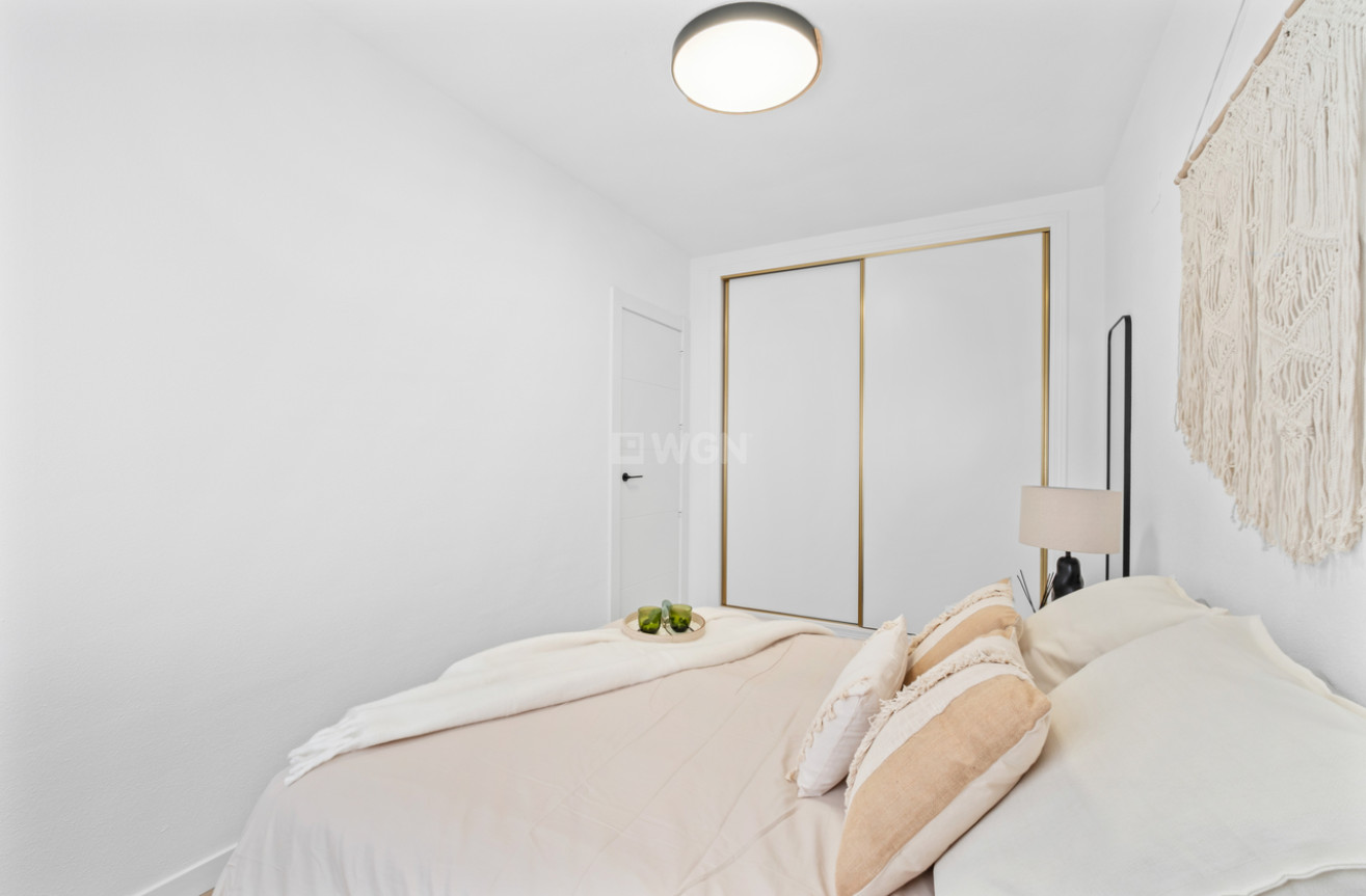 Odsprzedaż - Kamienica - Villamartin - Costa Blanca