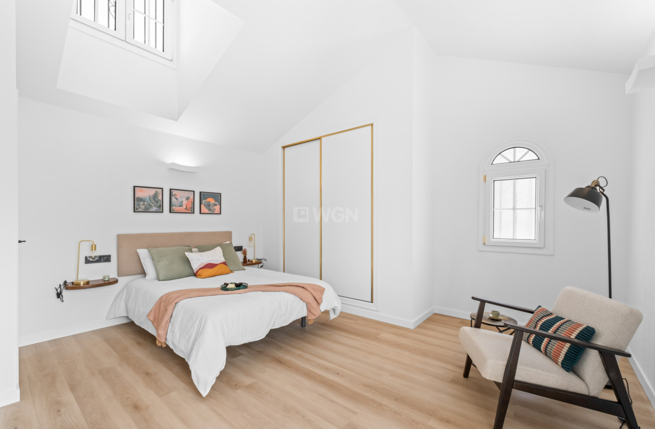 Odsprzedaż - Kamienica - Villamartin - Costa Blanca