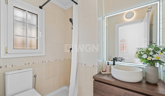 Odsprzedaż - Kamienica - Villamartin - Costa Blanca