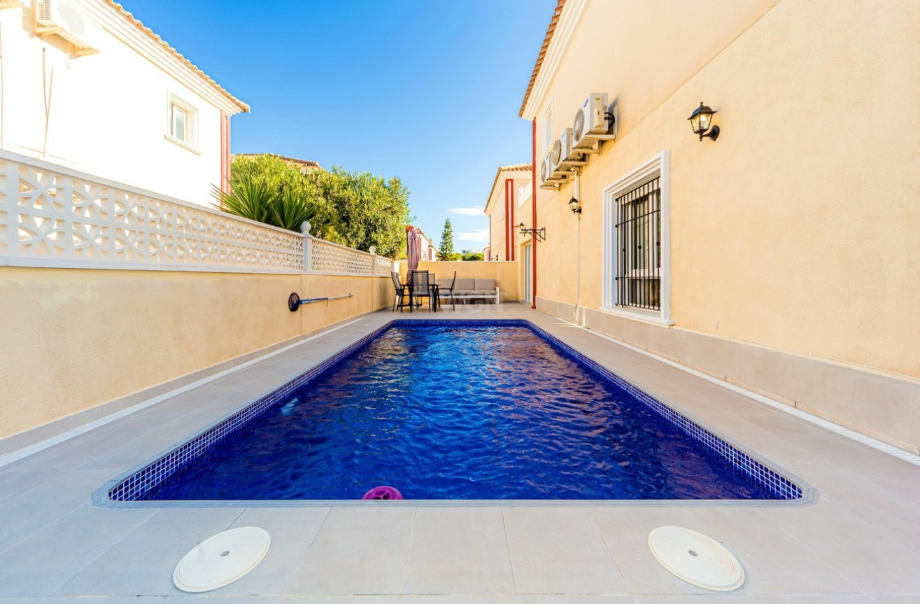 Resale - Duplex - Dehesa de Campoamor - Costa Blanca