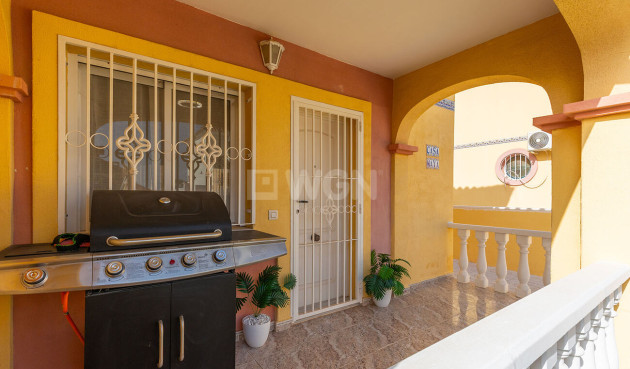 Odsprzedaż - Villa - Orihuela Costa - Villamartín