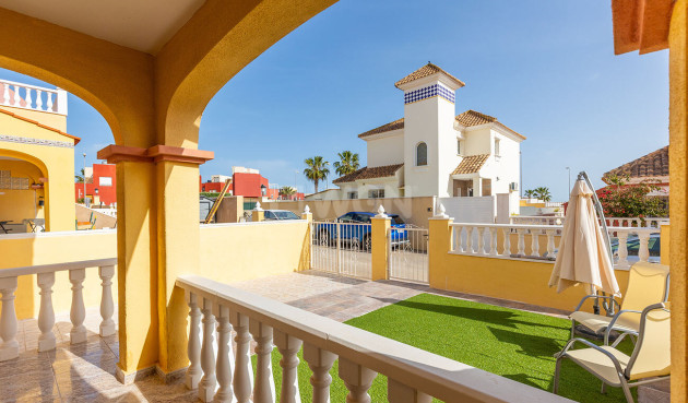 Odsprzedaż - Villa - Orihuela Costa - Villamartín