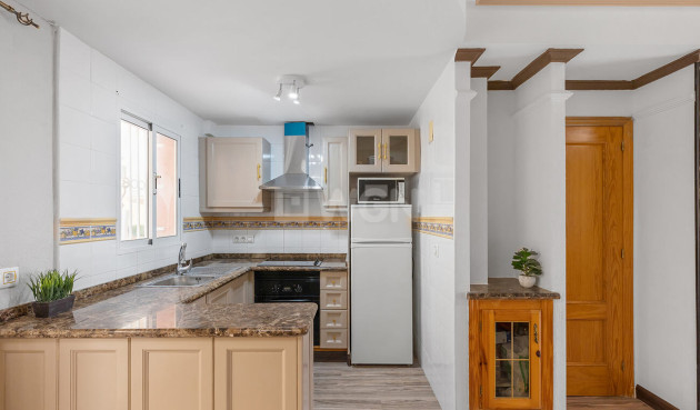 Odsprzedaż - Villa - Orihuela Costa - Villamartín