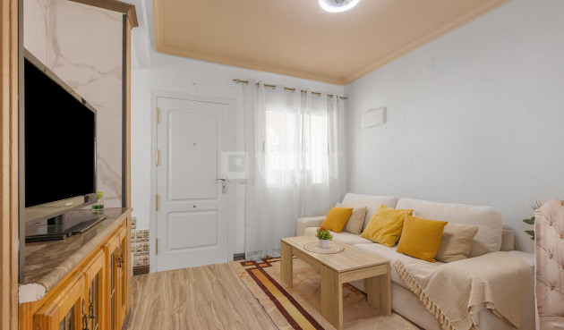 Odsprzedaż - Villa - Orihuela Costa - Villamartín