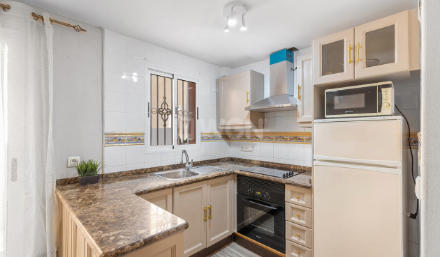 Odsprzedaż - Villa - Orihuela Costa - Villamartín