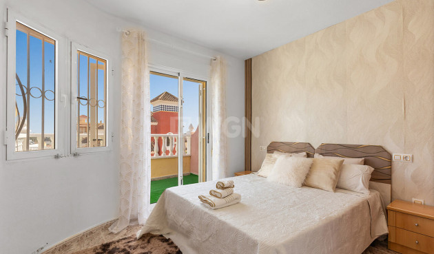 Odsprzedaż - Villa - Orihuela Costa - Villamartín