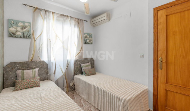 Odsprzedaż - Villa - Orihuela Costa - Villamartín