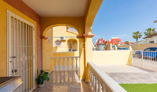 Odsprzedaż - Villa - Orihuela Costa - Villamartín