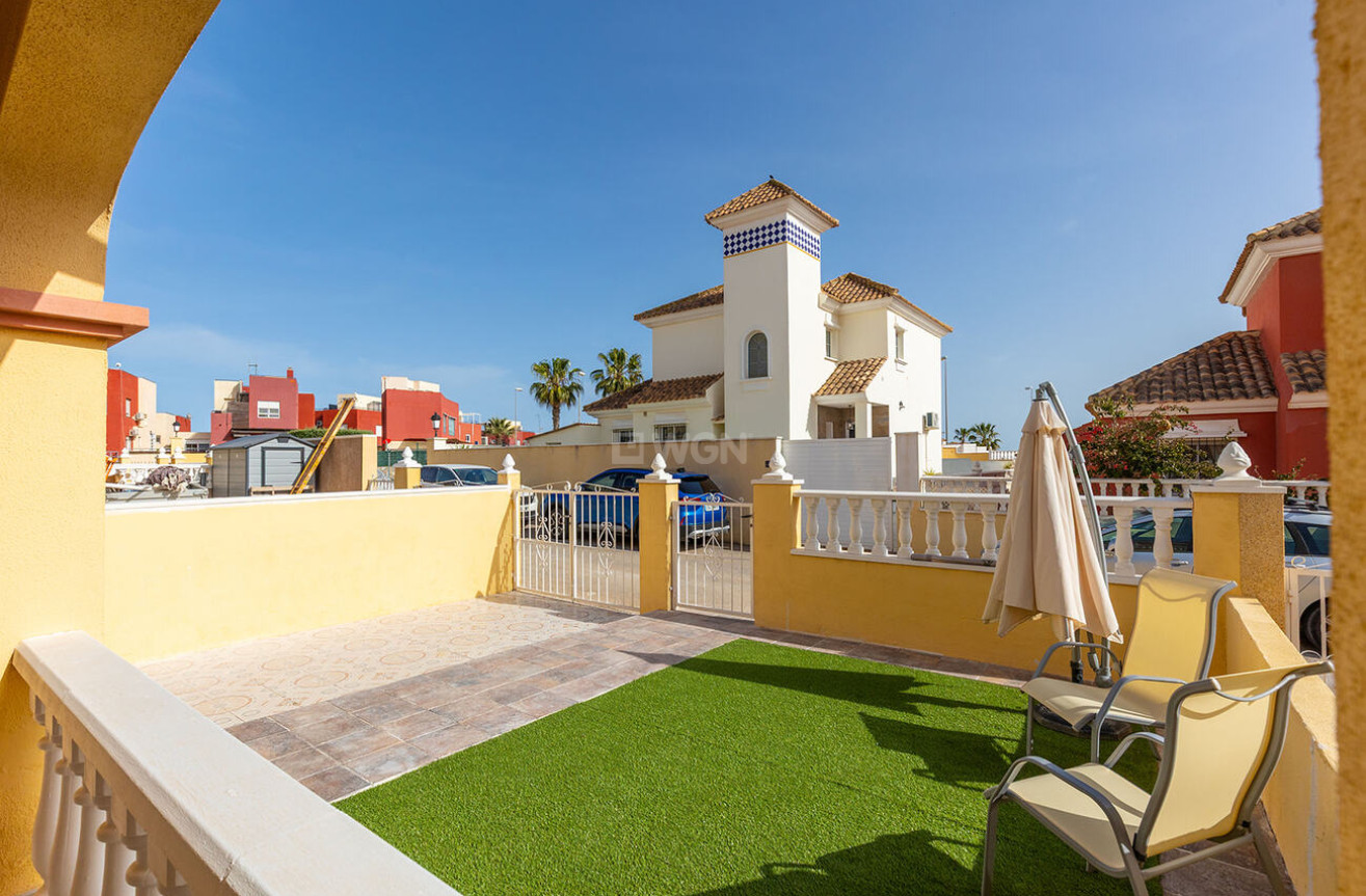 Odsprzedaż - Villa - Orihuela Costa - Villamartín