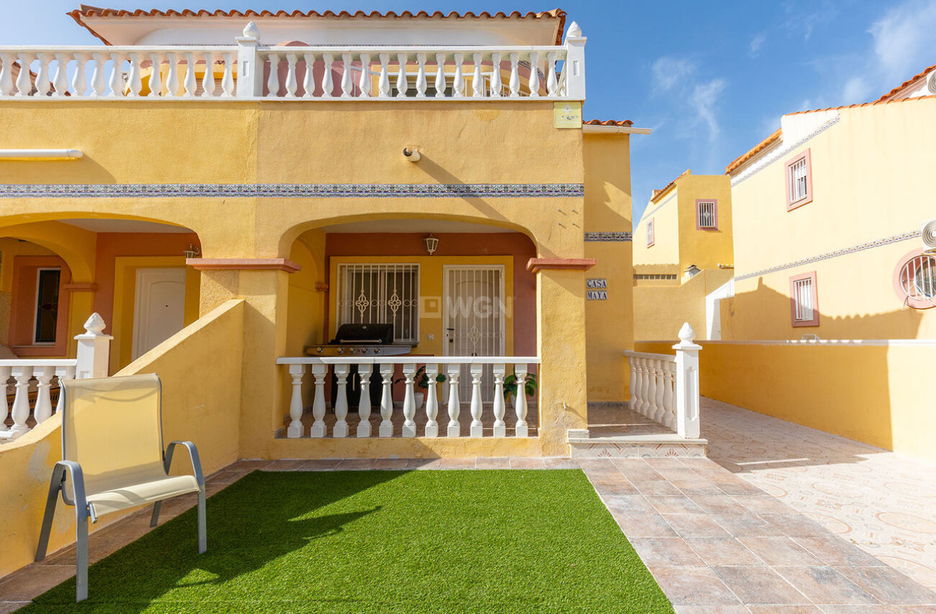 Odsprzedaż - Villa - Orihuela Costa - Villamartín