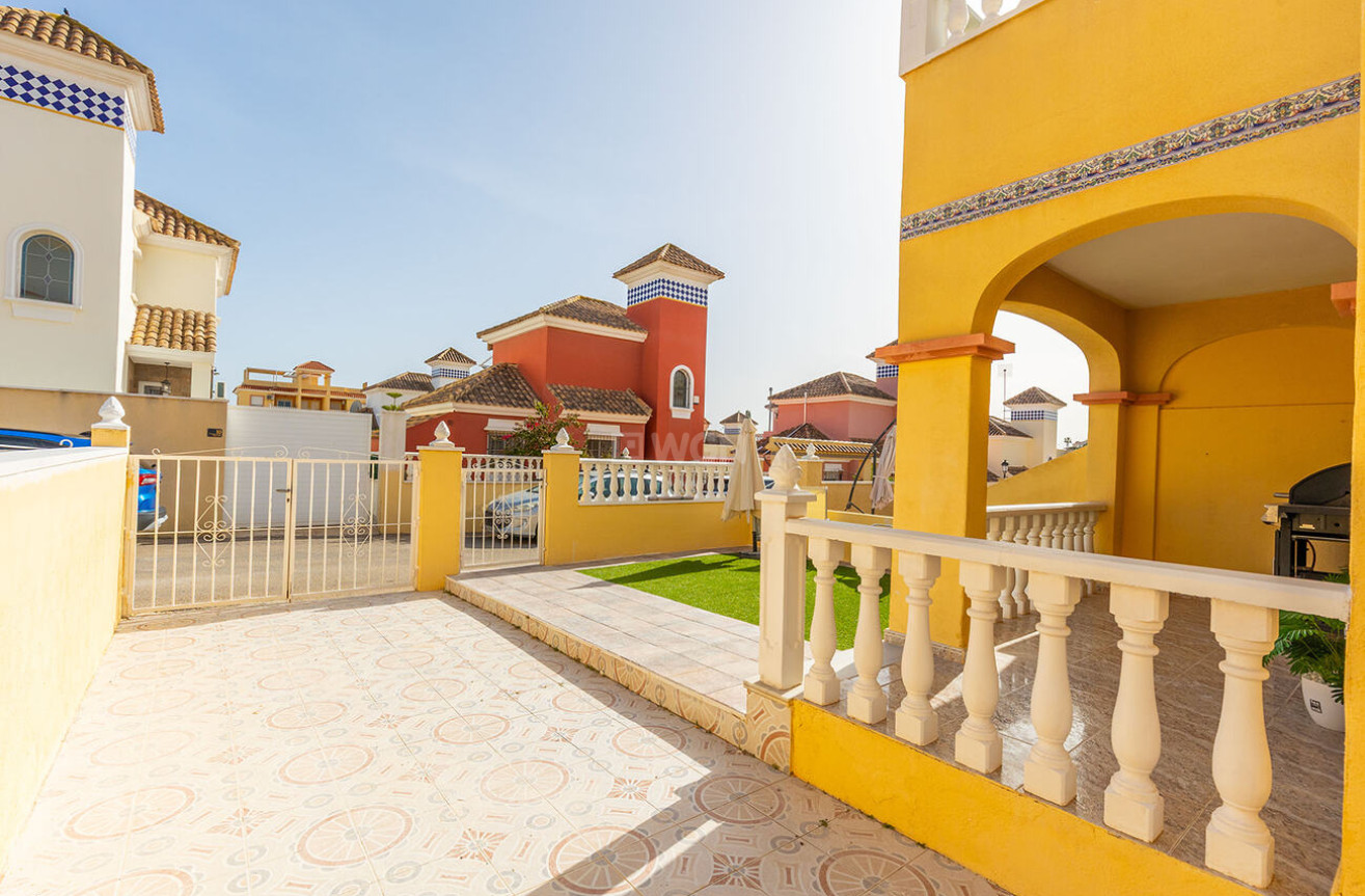 Odsprzedaż - Villa - Orihuela Costa - Villamartín