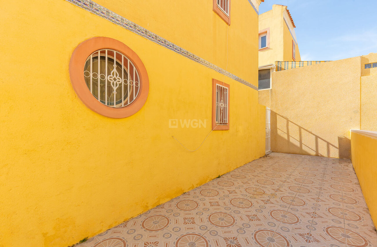 Odsprzedaż - Villa - Orihuela Costa - Villamartín