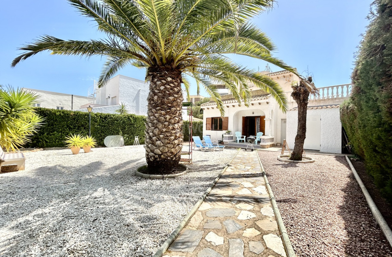 Resale - Villa - La Zenia - Costa Blanca
