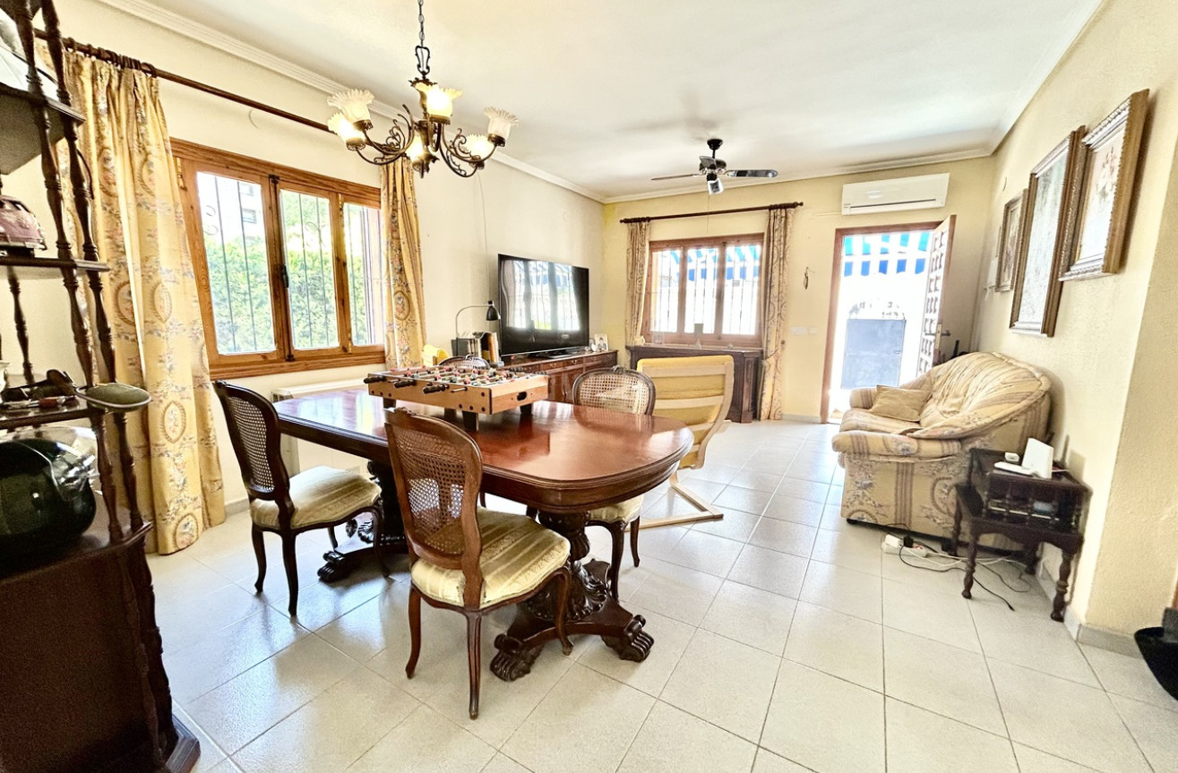 Resale - Villa - La Zenia - Costa Blanca