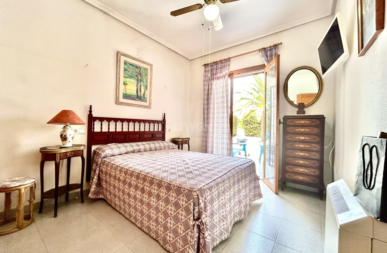 Resale - Villa - La Zenia - Costa Blanca