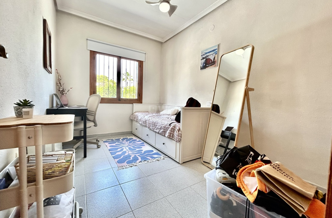 Resale - Villa - La Zenia - Costa Blanca