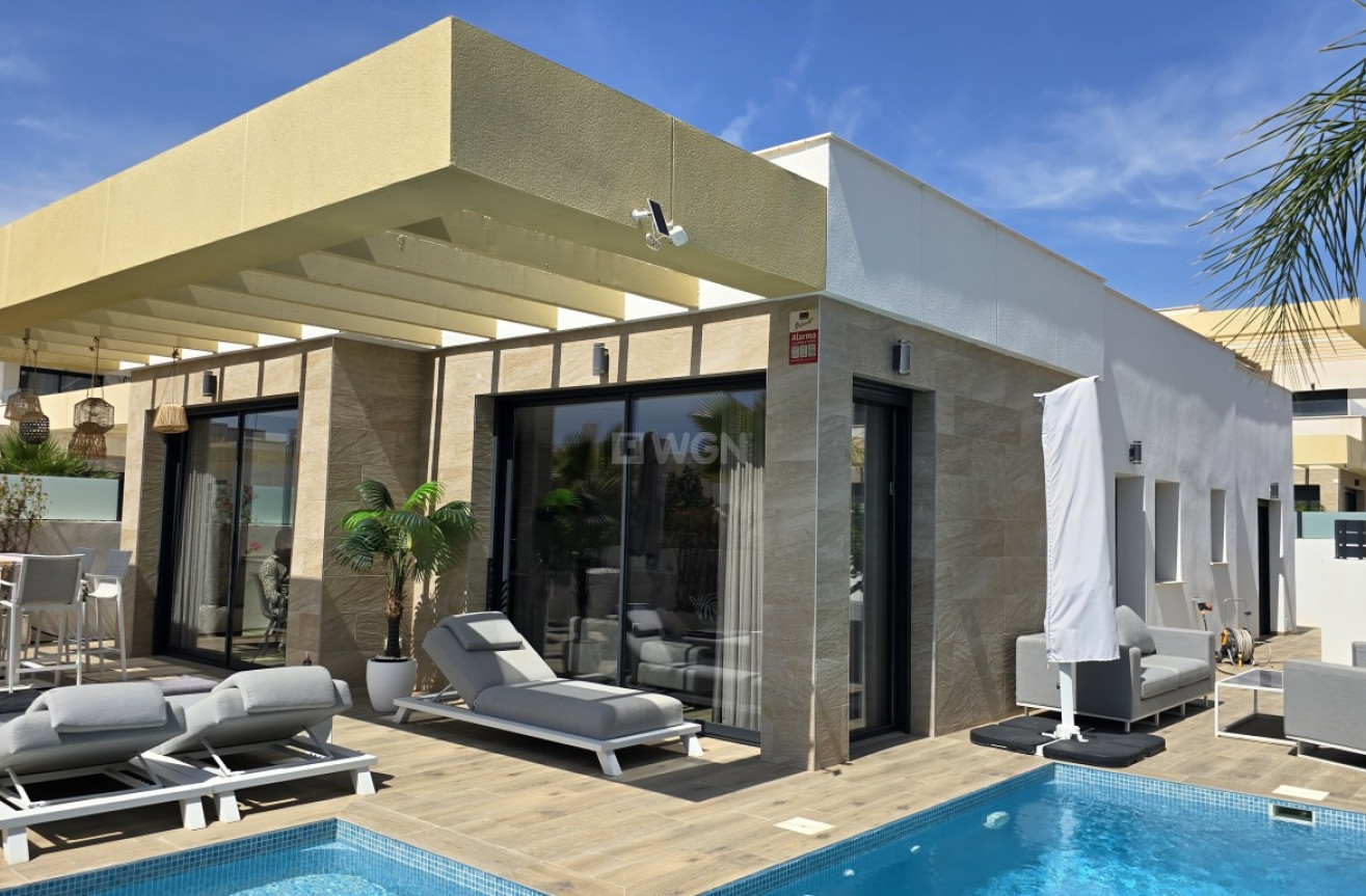 Odsprzedaż - Villa - Los Montesinos - Costa Blanca