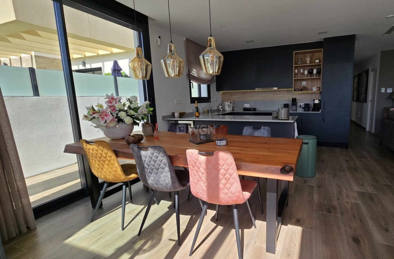 Odsprzedaż - Villa - Los Montesinos - Costa Blanca