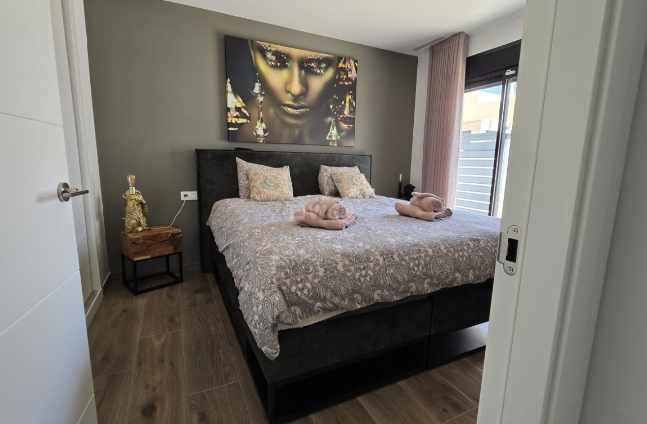 Odsprzedaż - Villa - Los Montesinos - Costa Blanca