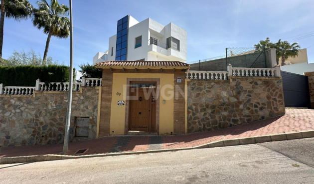 Resale - Villa - Torrevieja - Los Balcones - Los Altos del Edén