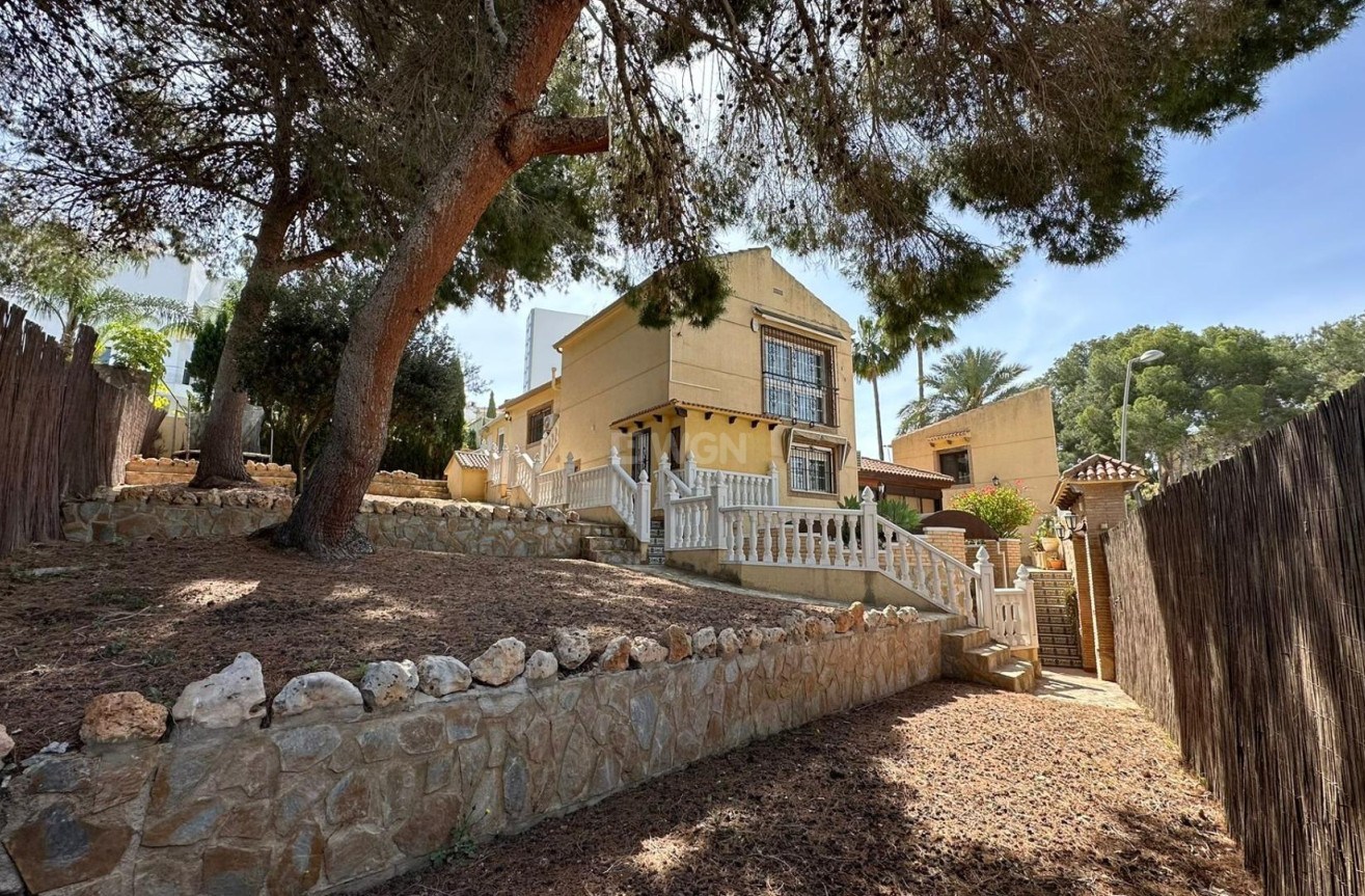 Resale - Villa - Torrevieja - Los Balcones - Los Altos del Edén