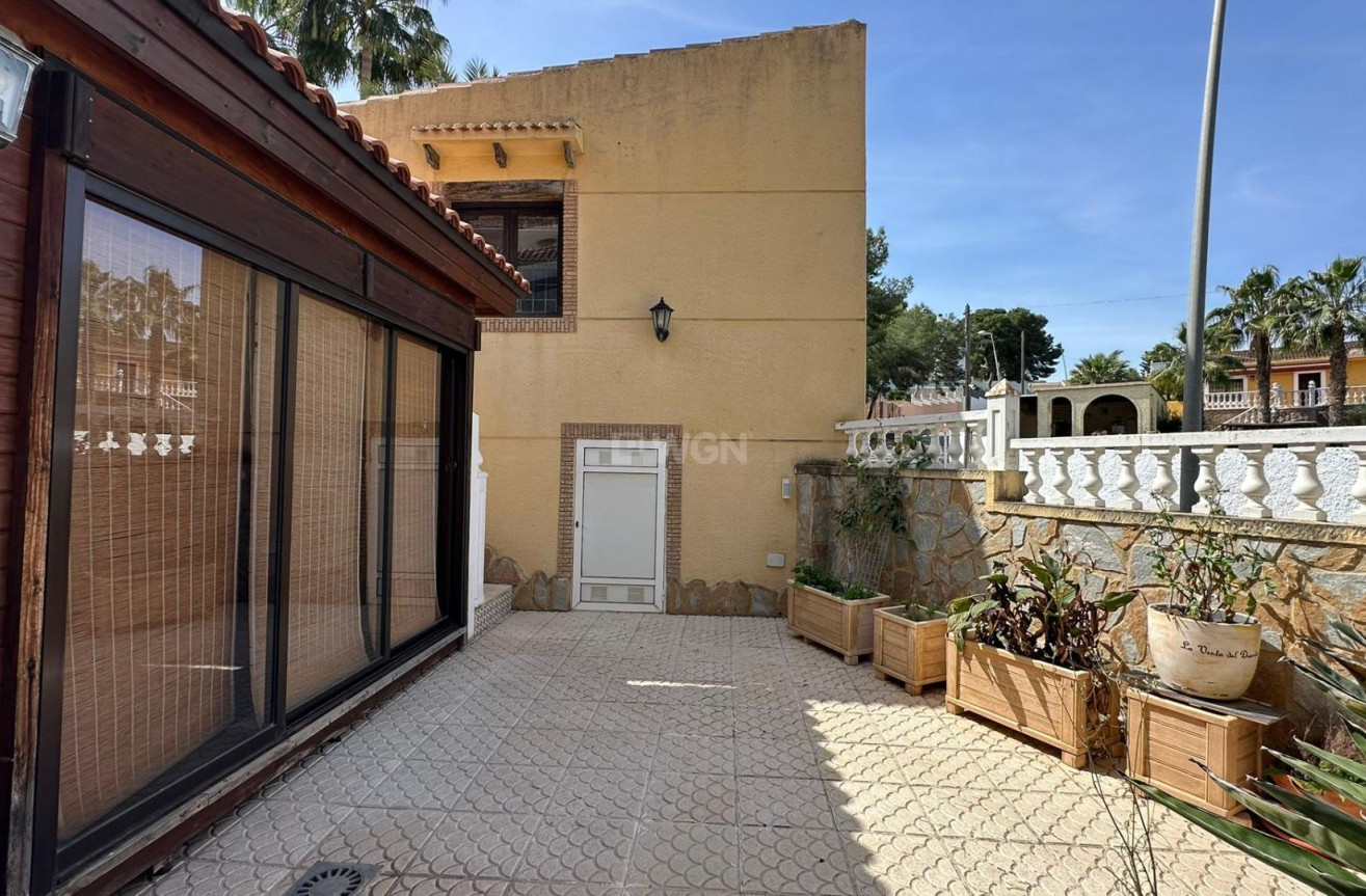 Resale - Villa - Torrevieja - Los Balcones - Los Altos del Edén