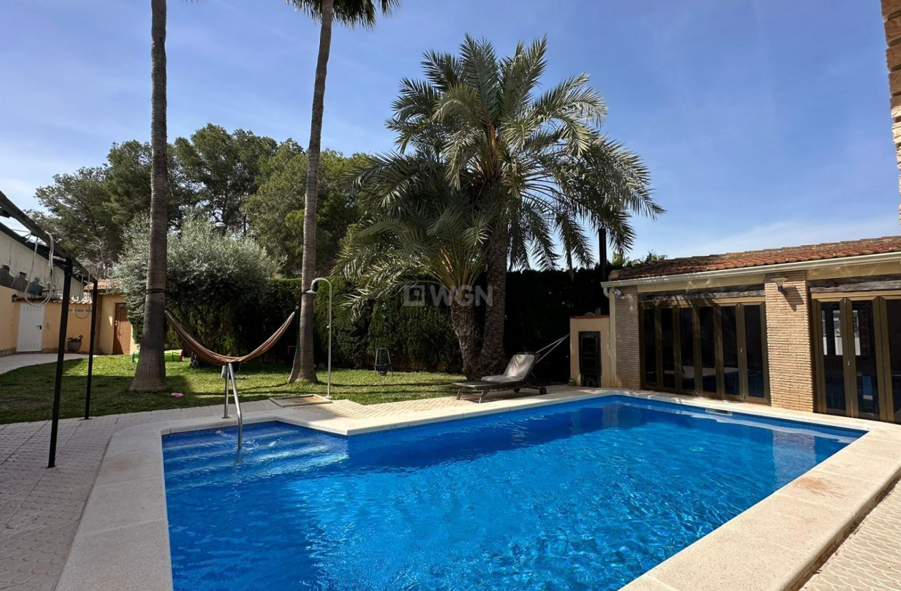 Resale - Villa - Torrevieja - Los Balcones - Los Altos del Edén