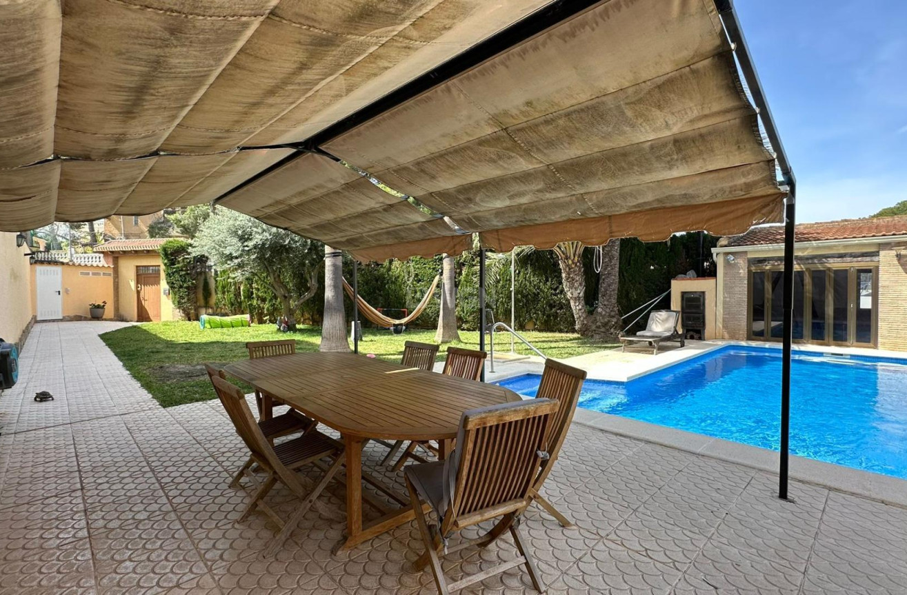 Resale - Villa - Torrevieja - Los Balcones - Los Altos del Edén