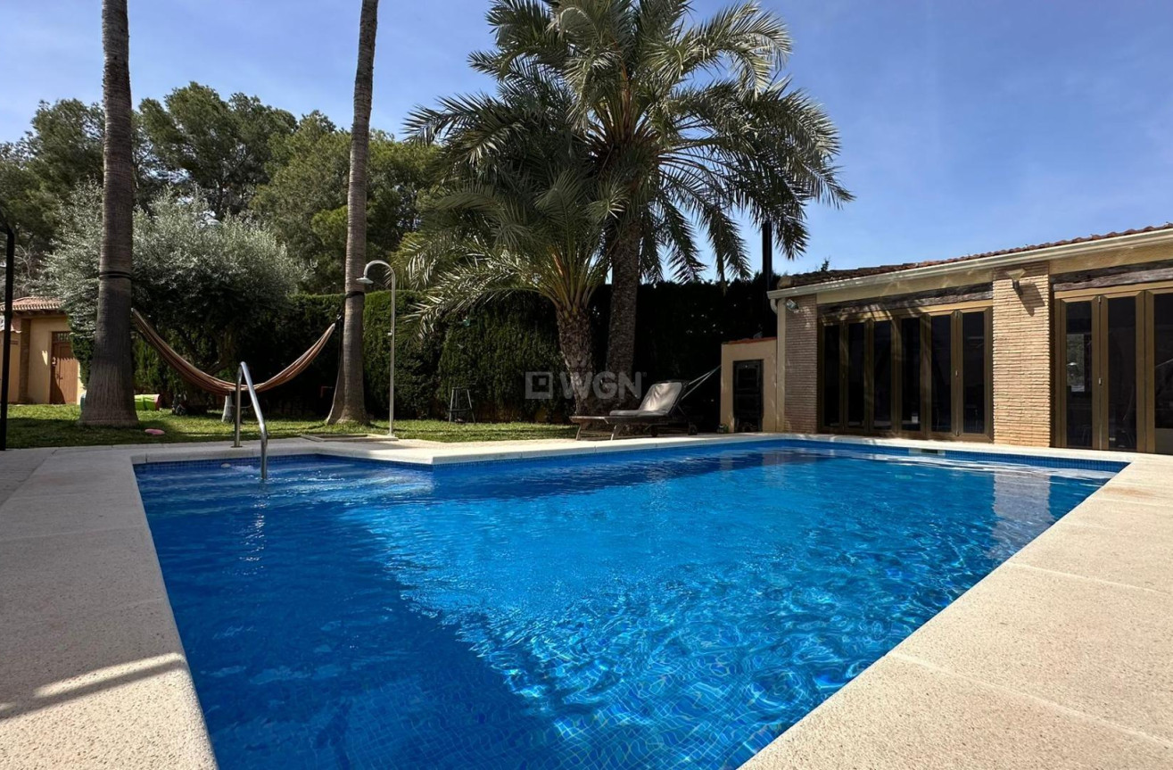 Resale - Villa - Torrevieja - Los Balcones - Los Altos del Edén