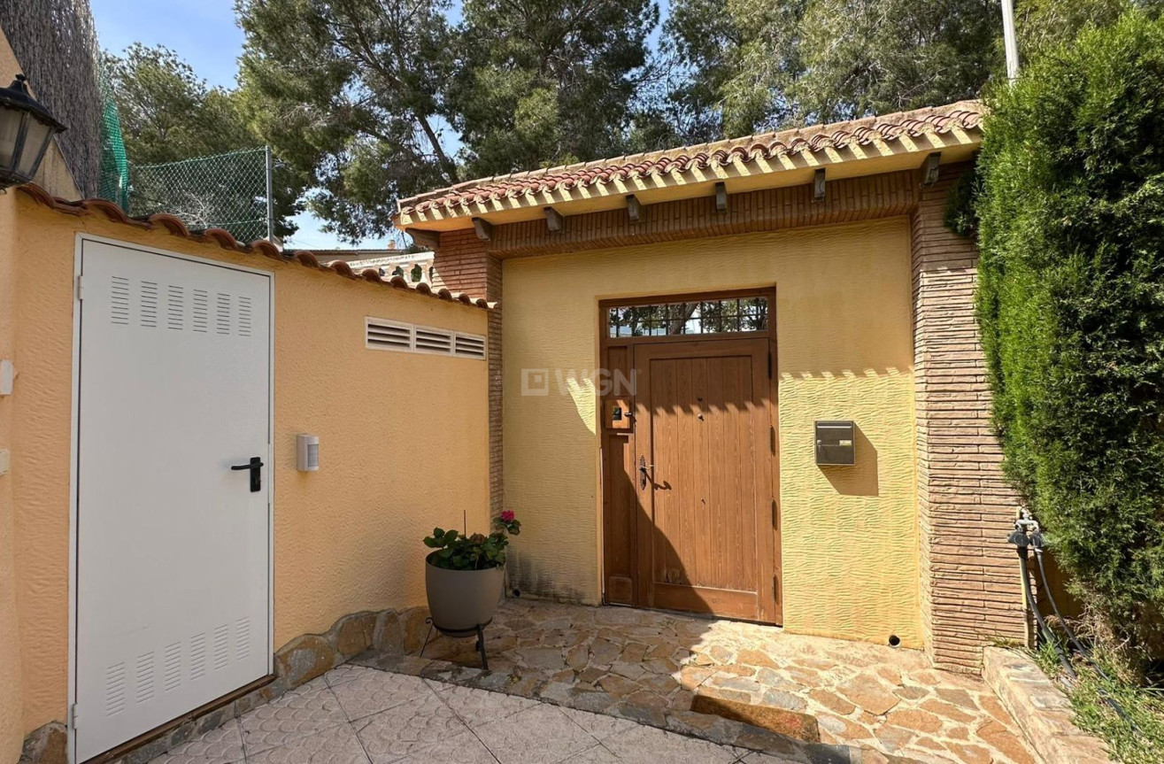 Resale - Villa - Torrevieja - Los Balcones - Los Altos del Edén