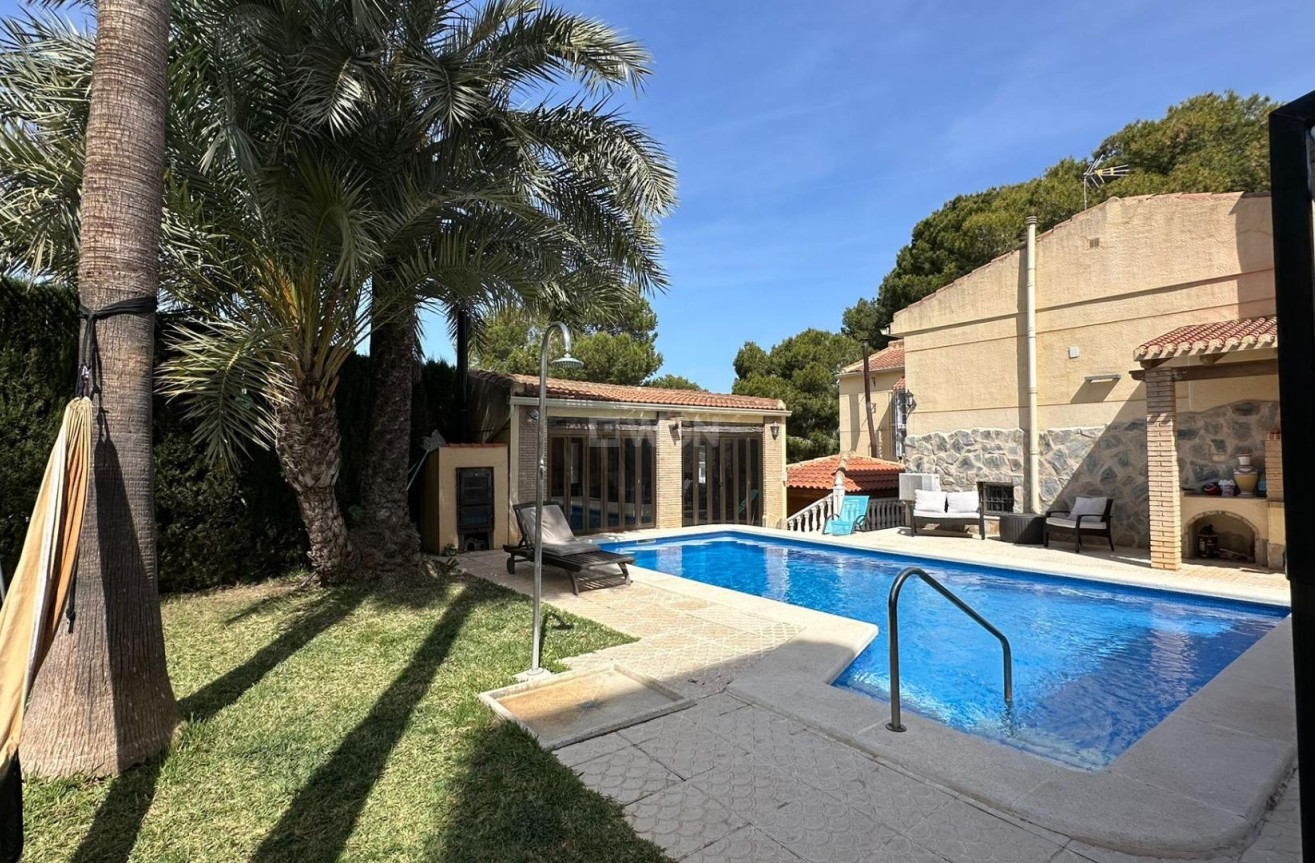 Resale - Villa - Torrevieja - Los Balcones - Los Altos del Edén