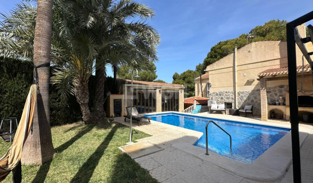 Resale - Villa - Torrevieja - Los Balcones - Los Altos del Edén