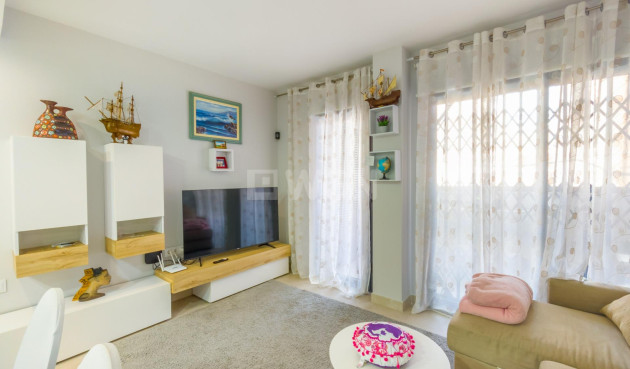 Odsprzedaż - Mieszkanie w bloku - Torrevieja - Estacion De Autobuses