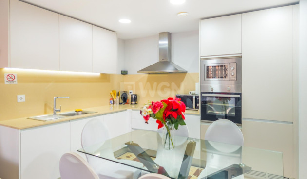 Odsprzedaż - Mieszkanie w bloku - Torrevieja - Estacion De Autobuses