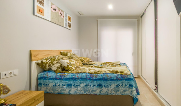 Odsprzedaż - Mieszkanie w bloku - Torrevieja - Estacion De Autobuses