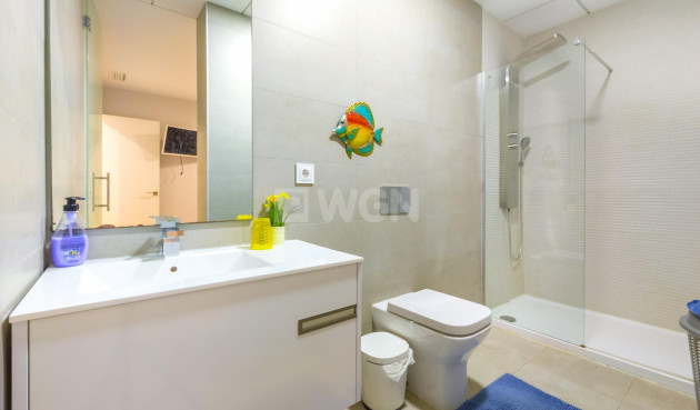 Odsprzedaż - Mieszkanie w bloku - Torrevieja - Estacion De Autobuses