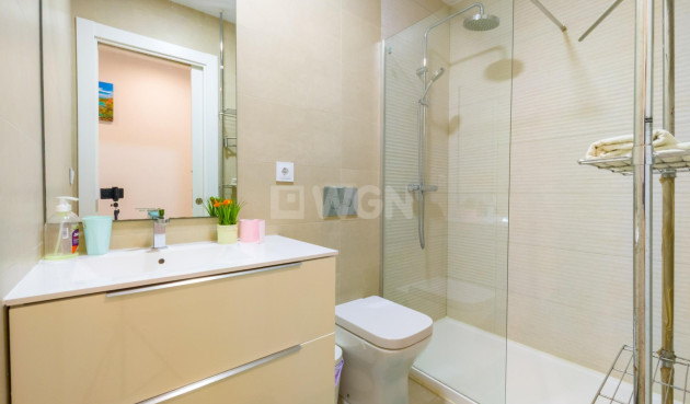 Odsprzedaż - Mieszkanie w bloku - Torrevieja - Estacion De Autobuses