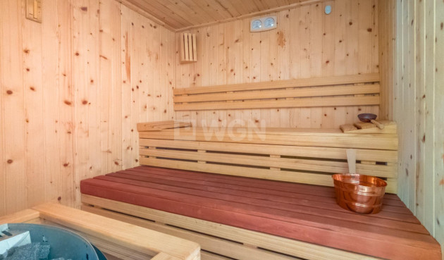 Odsprzedaż - Mieszkanie w bloku - Torrevieja - Estacion De Autobuses