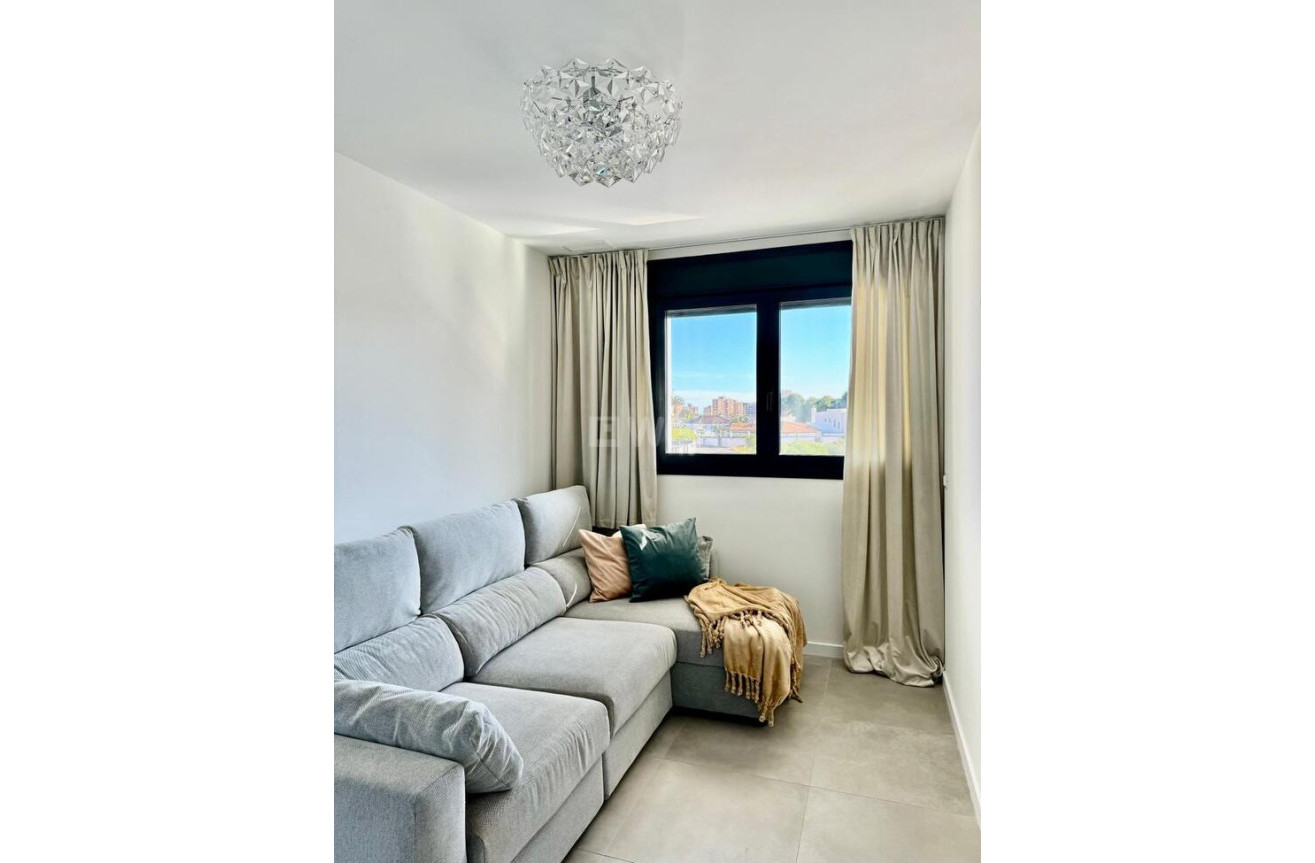 Odsprzedaż - Mieszkanie w bloku - Dehesa de Campoamor - Costa Blanca