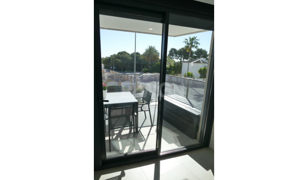 Odsprzedaż - Mieszkanie w bloku - Dehesa de Campoamor - Costa Blanca