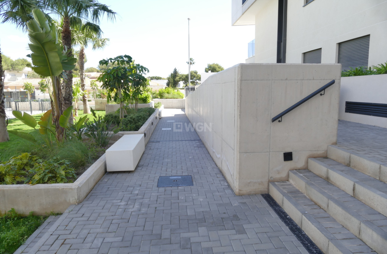 Odsprzedaż - Mieszkanie w bloku - Dehesa de Campoamor - Costa Blanca